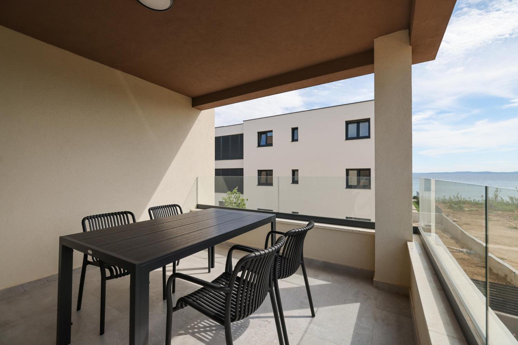Deluxe Apartments Privlaka On The Sand Exterior photo